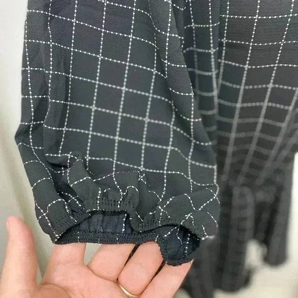 🆕Lilian Grid Off-Shoulder String Tassel Belt Top 1X 🆕 - Picture 6 of 9